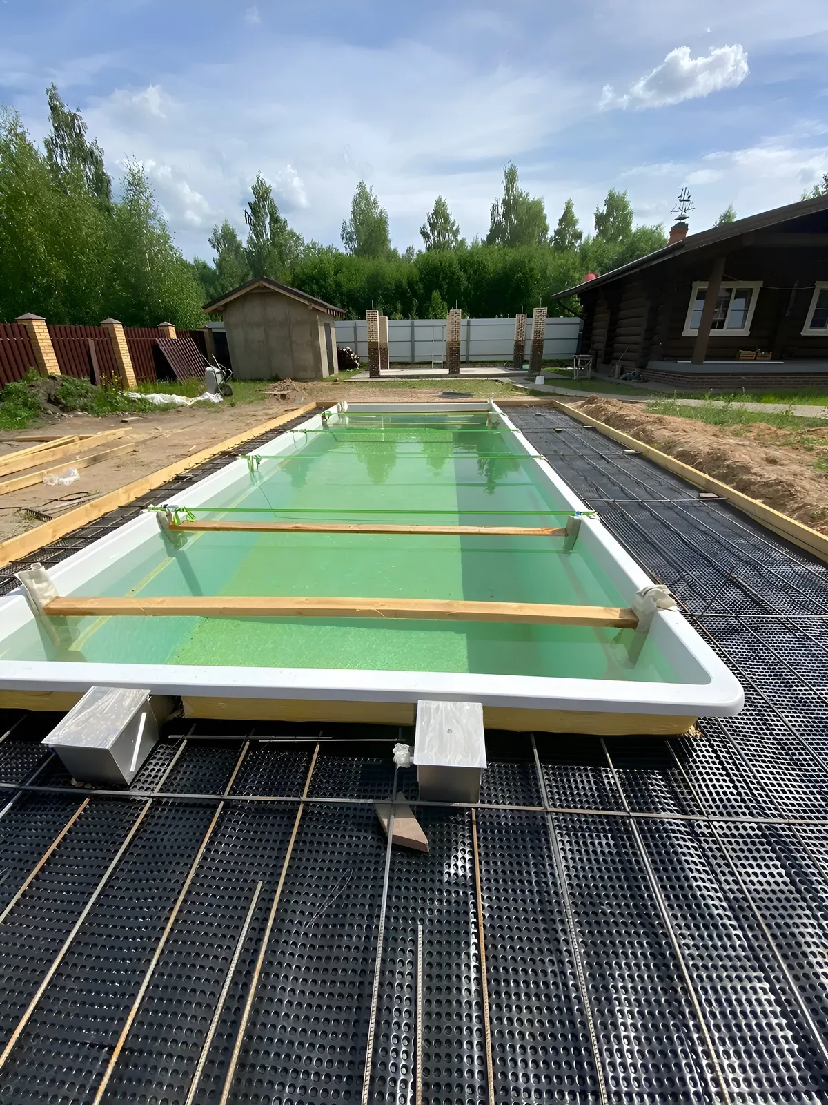 Laguna 9 — вечернее освещение в Ростове-на-Дону