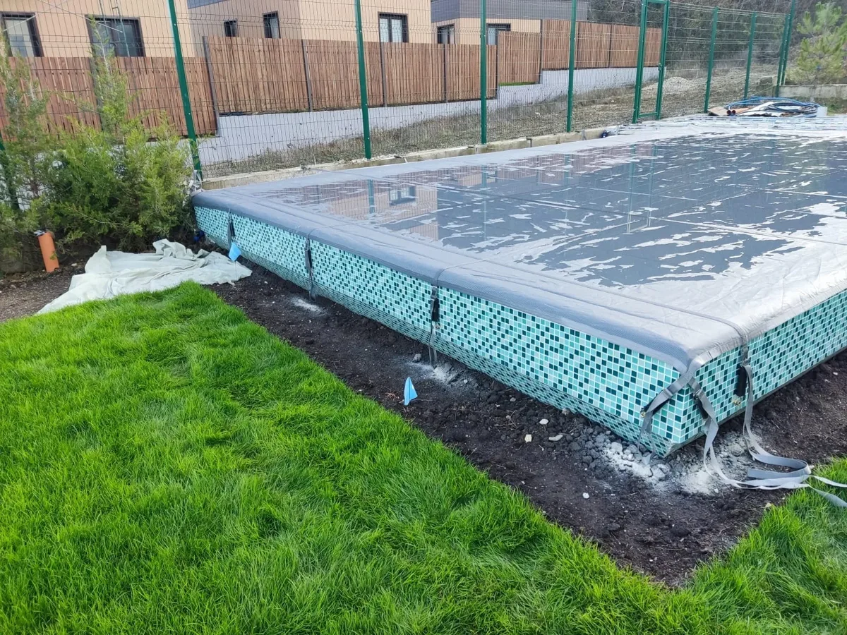 Батутное покрывало на бассейне в Ростове-на-Дону